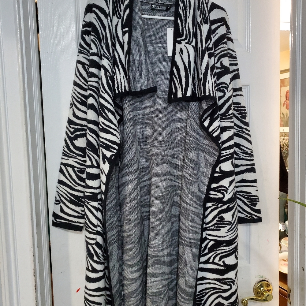 Black and white long stylish cardigan - Picture 4 of 4